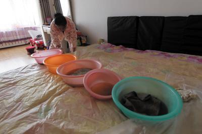 泰顺楼上漏水，住户失联，小区没物管，业主维权难！律师来支招……